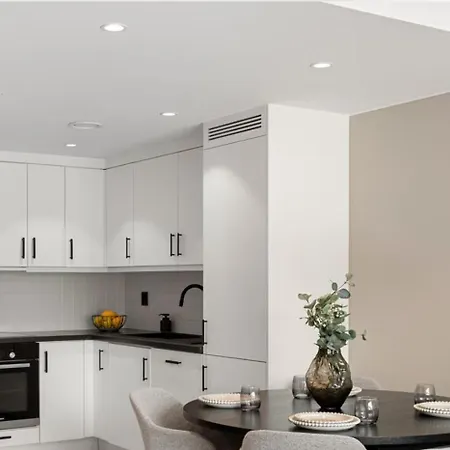 Modern Renovated Flat Just 10 Min Train To Oslo And Airport アパート *